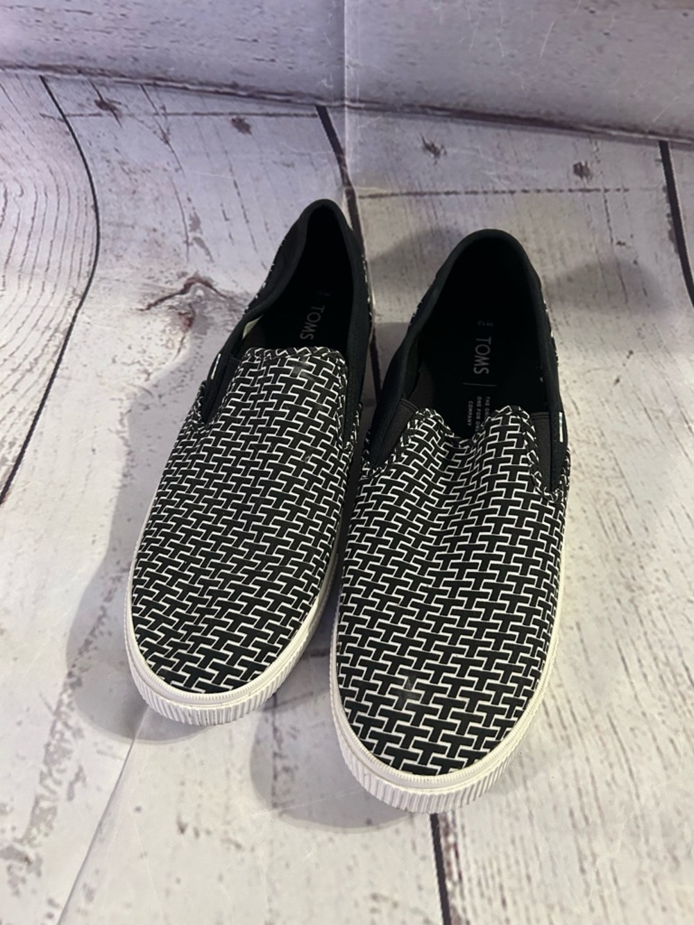 Men’s Toms